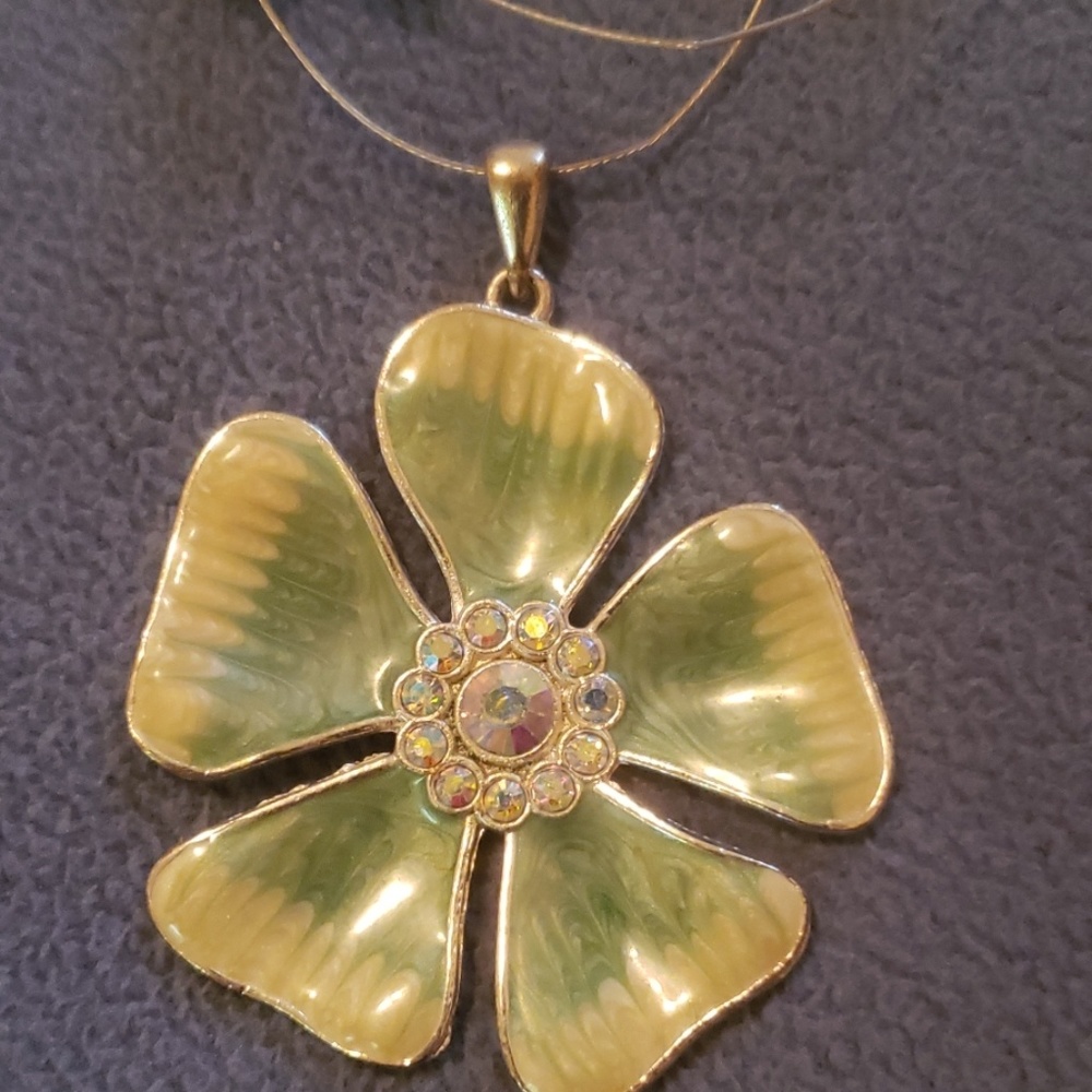 Flower necklace